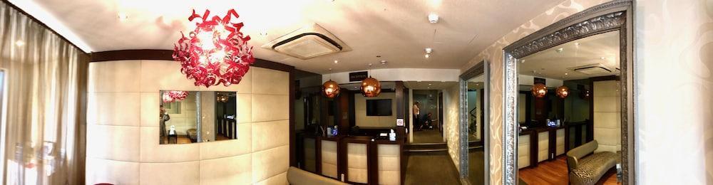Maitrise Suites Apartment Hotel Ealing - لندن المظهر الخارجي الصورة
